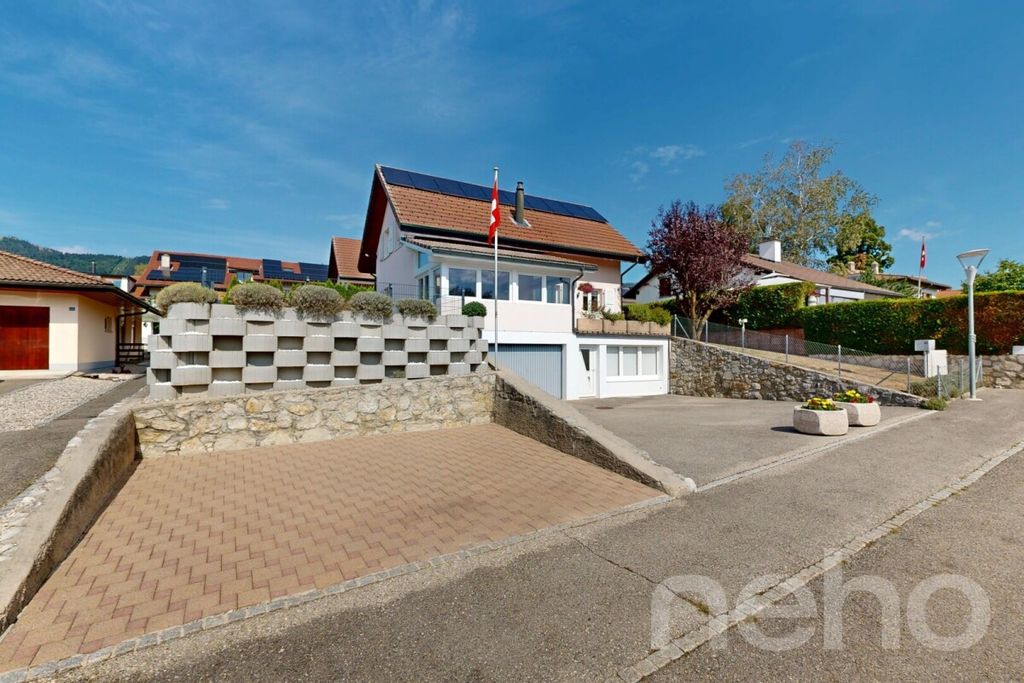 Property photo 1 of 12