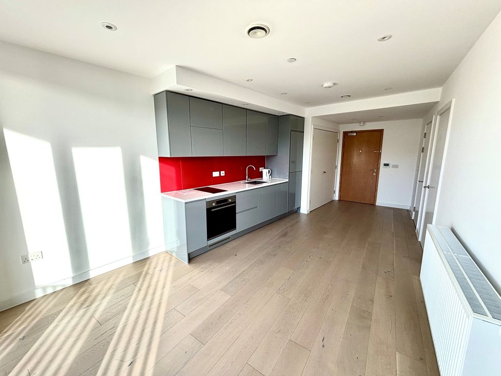 Property photo 3 of 9 Lounge 2