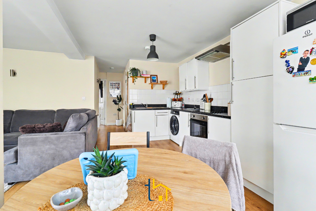 Property photo 2 of 7