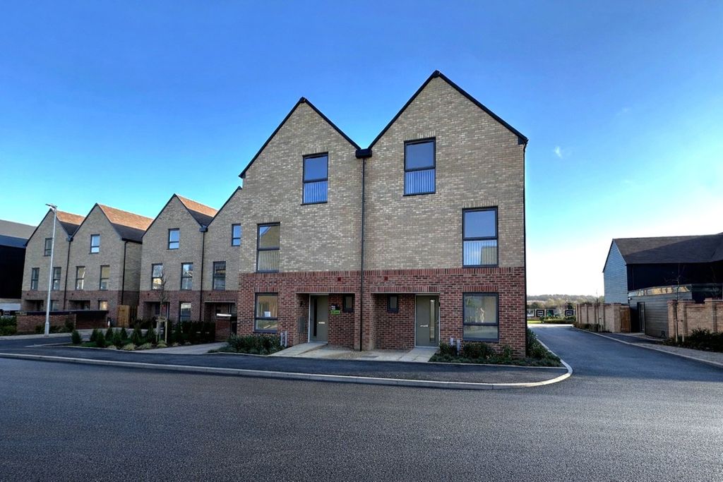 Property photo 1 of 9 Picture No. 17