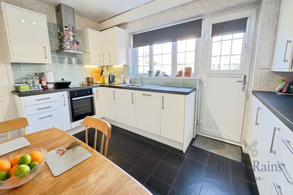 Property photo 2 of 23 Kitchen