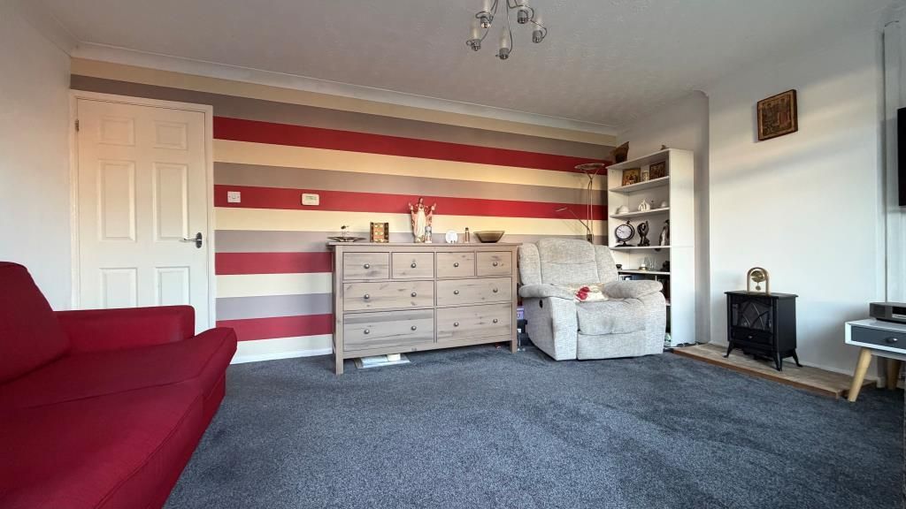 Property photo 2 of 12 Lounge.Jpg