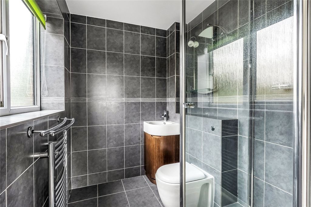 Additional image 7 of 3 bed flat for saleEastcroft Court, Albury Road, Guildford, Surrey GU1