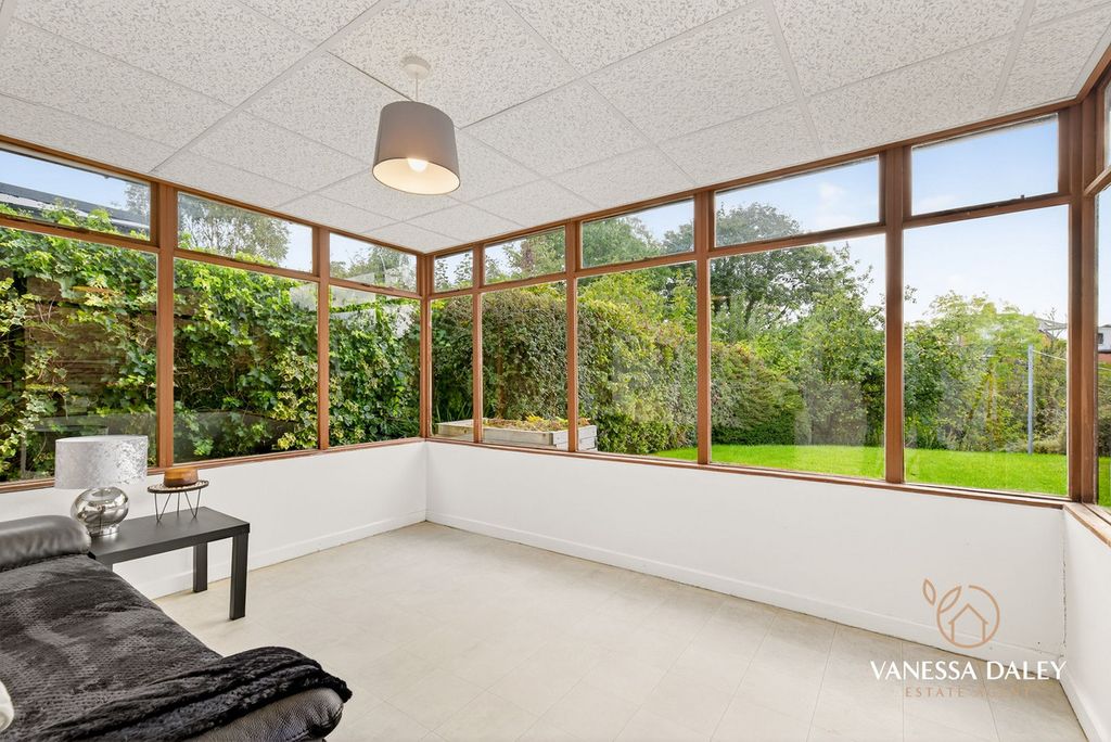 Property photo 3 of 33