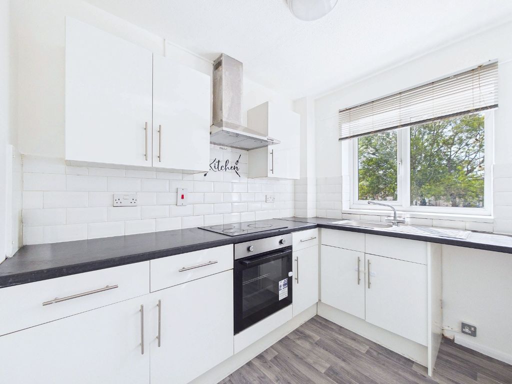 Property photo 2 of 14 5381907