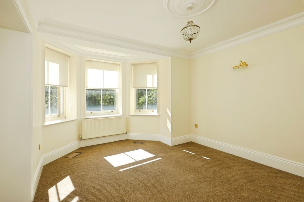 Property photo 2 of 20 Pbox-Img.Jpg