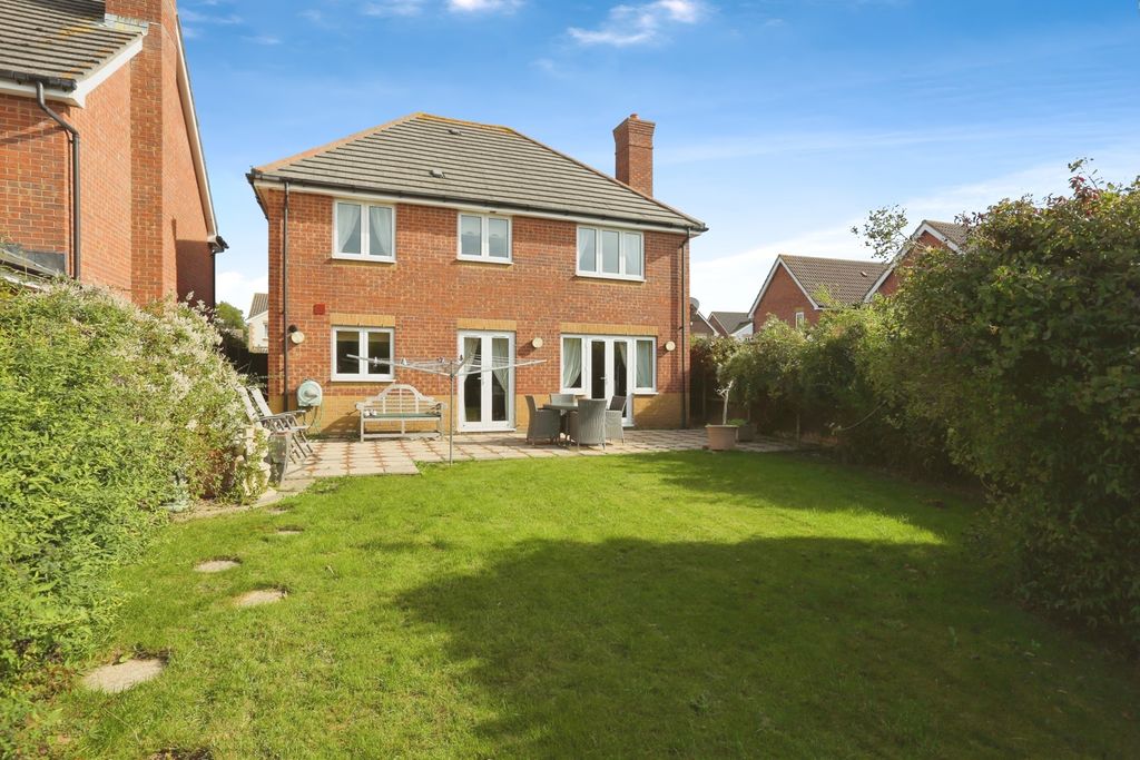 Property photo 2 of 17 Photo