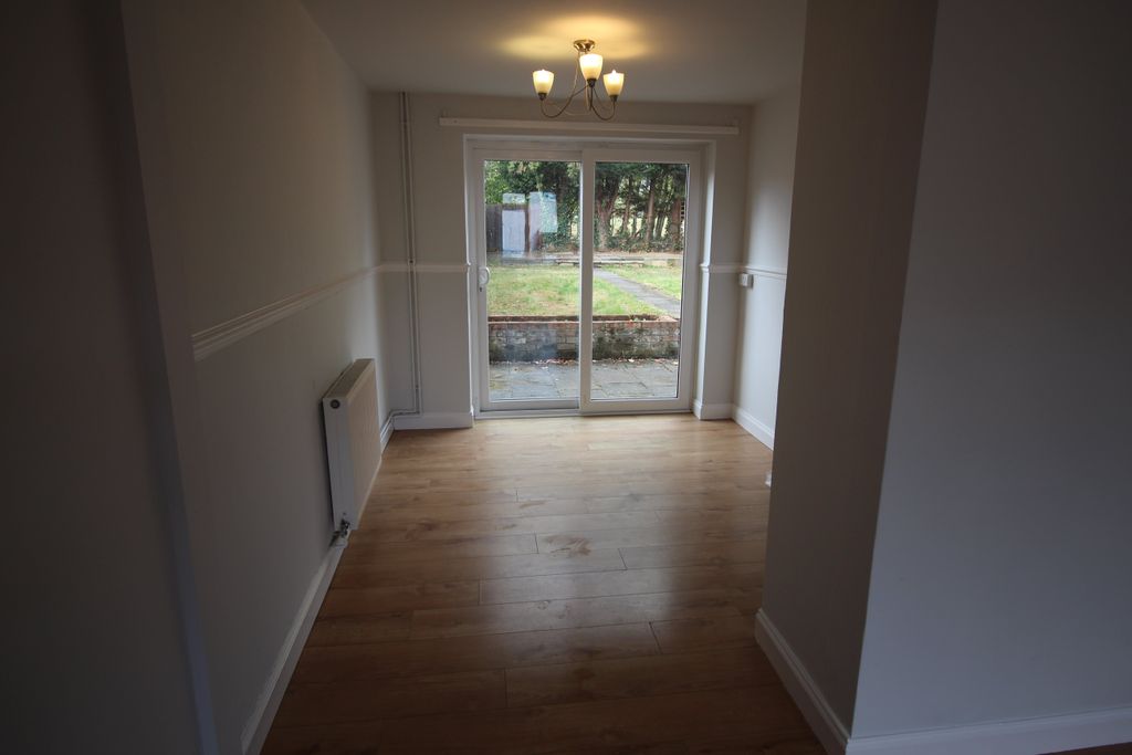 Property photo 3 of 14 Dining Area