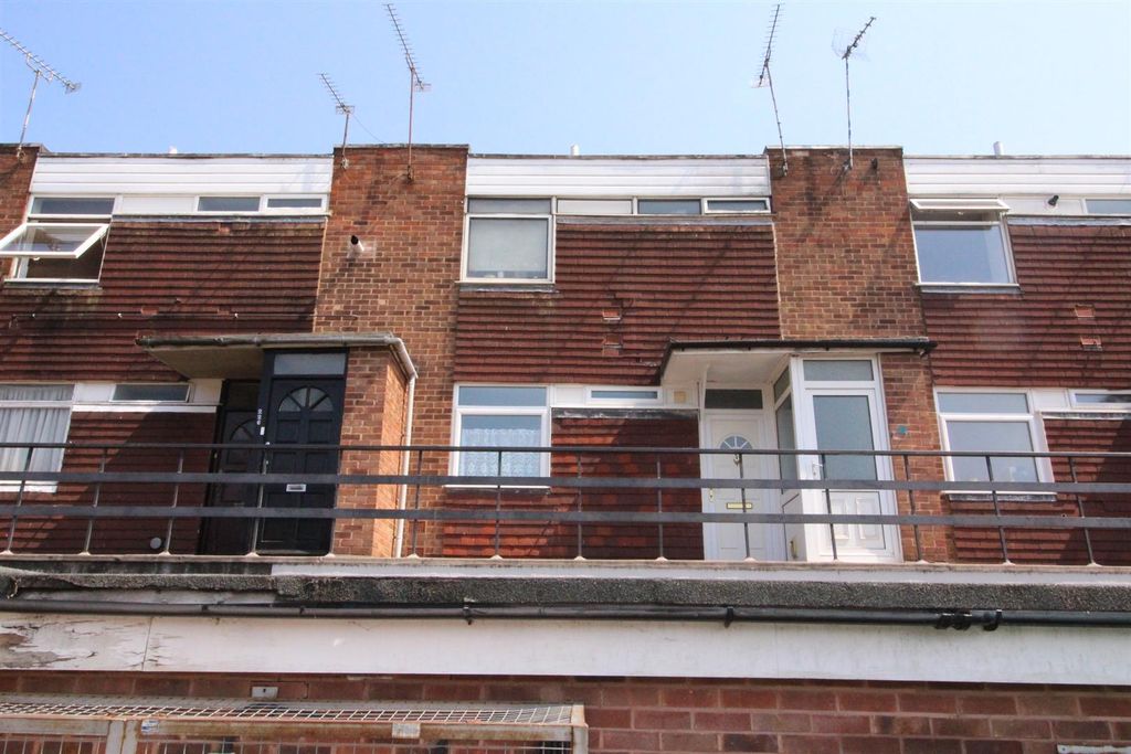 Property photo 1 of 8 Whole Block