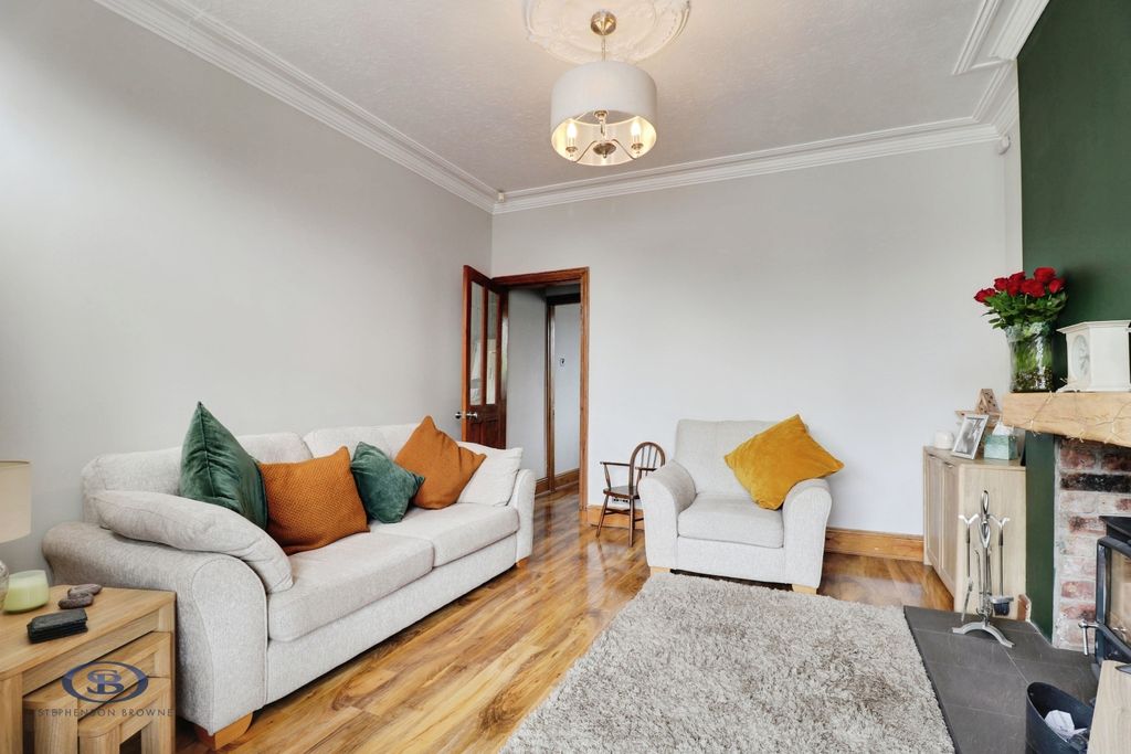 Property photo 3 of 17 Pbox-Img.Jpg