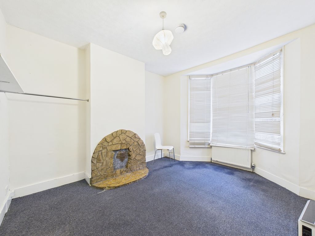 Property photo 1 of 8 Cam03519G0-Pr0434-Still002 (1)