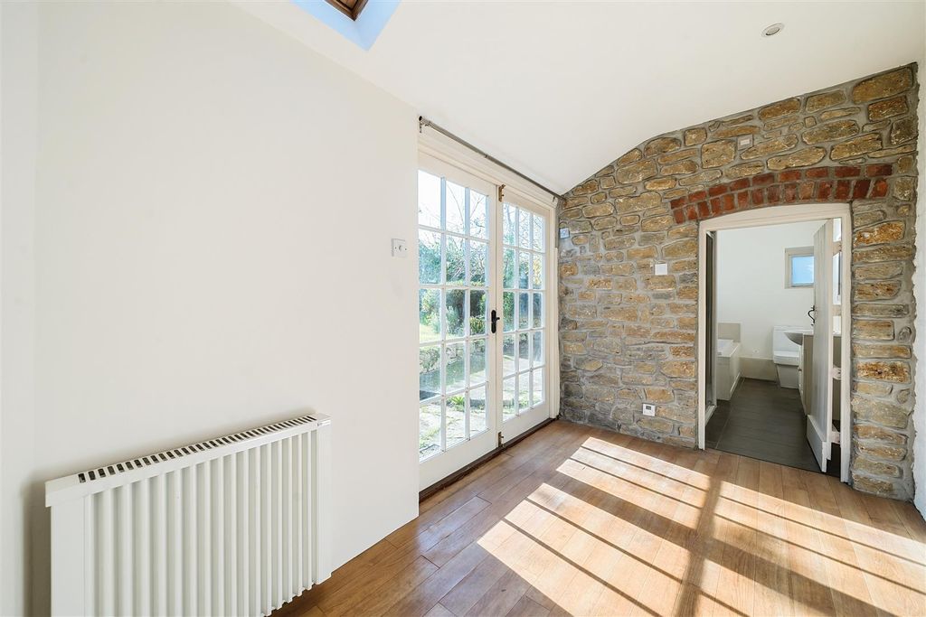 Property photo 3 of 12 Sitting Room