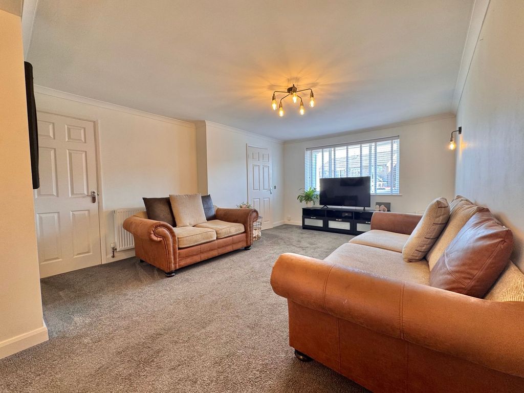 Property photo 3 of 34