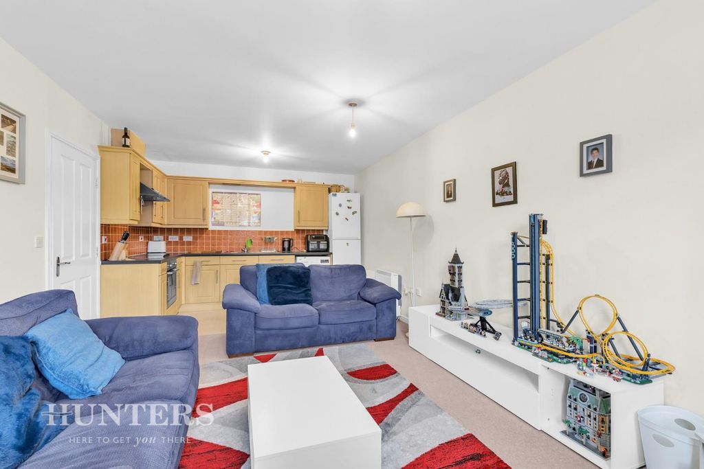 Property photo 3 of 21 Lounge To Kitchen