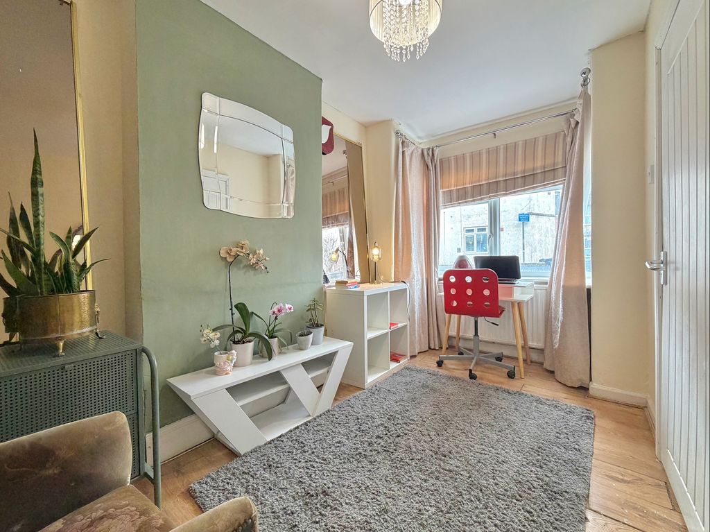 Property photo 2 of 14 Living Room