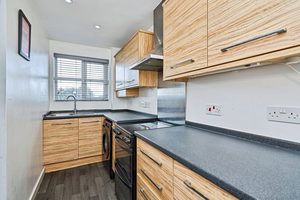 Property photo 3 of 20 Pbox-Img.Jpg