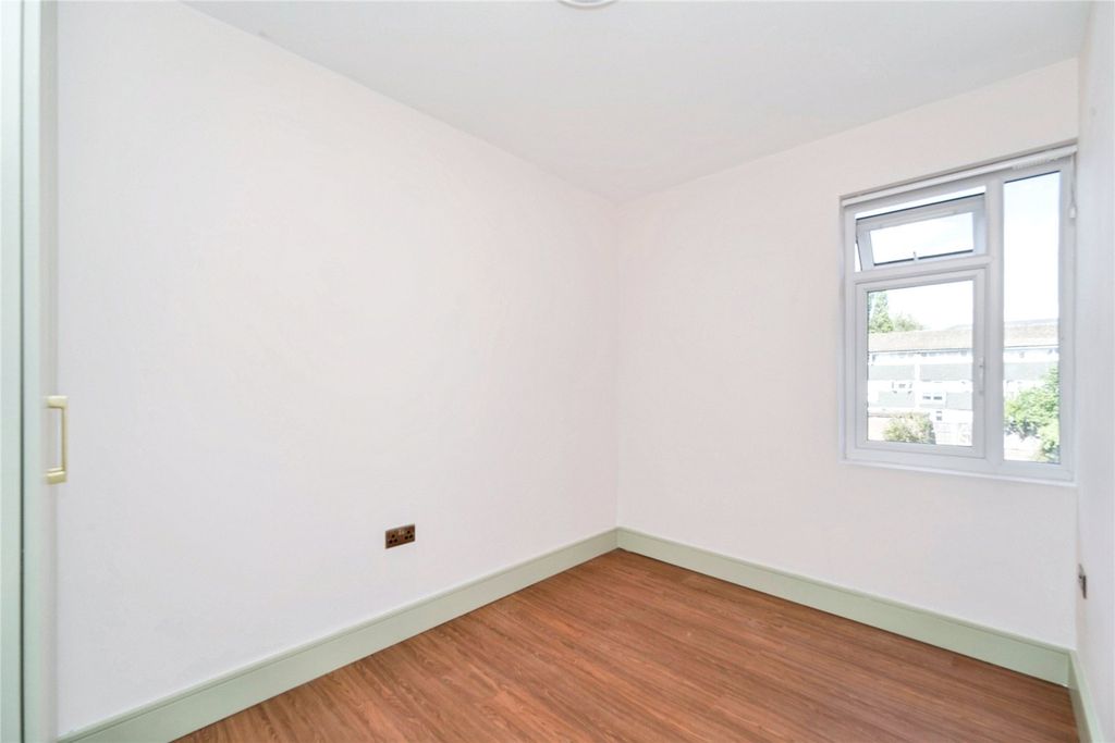 Property photo 2 of 14 Bedroom
