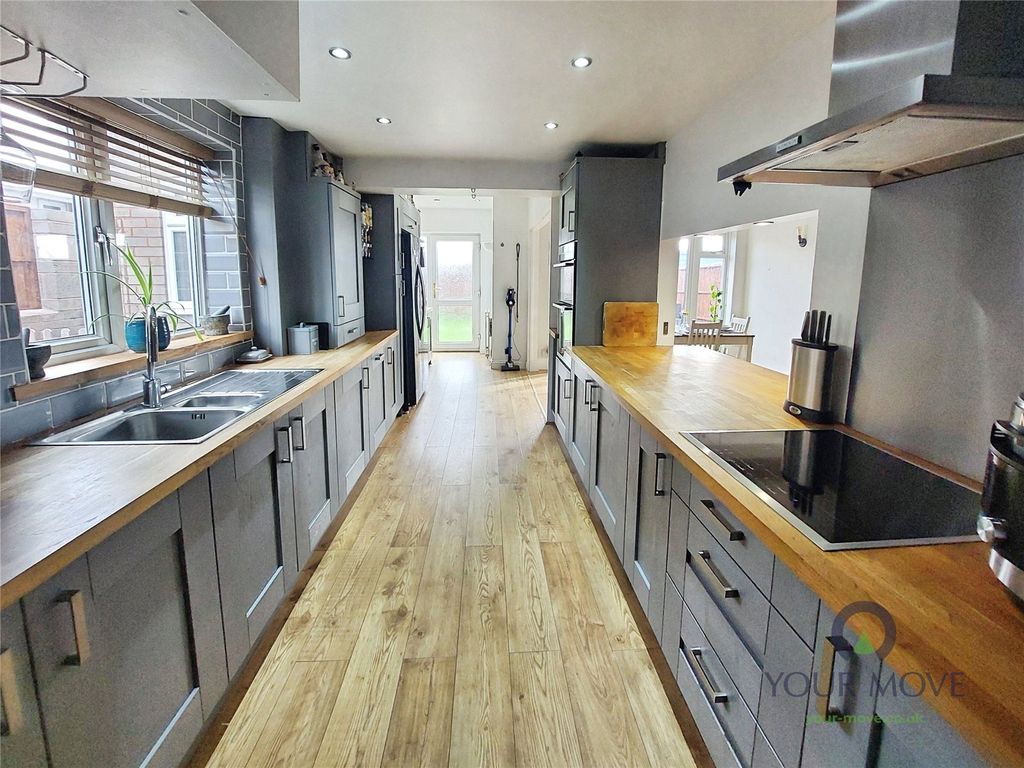 Property photo 3 of 20 Extended Kitchen