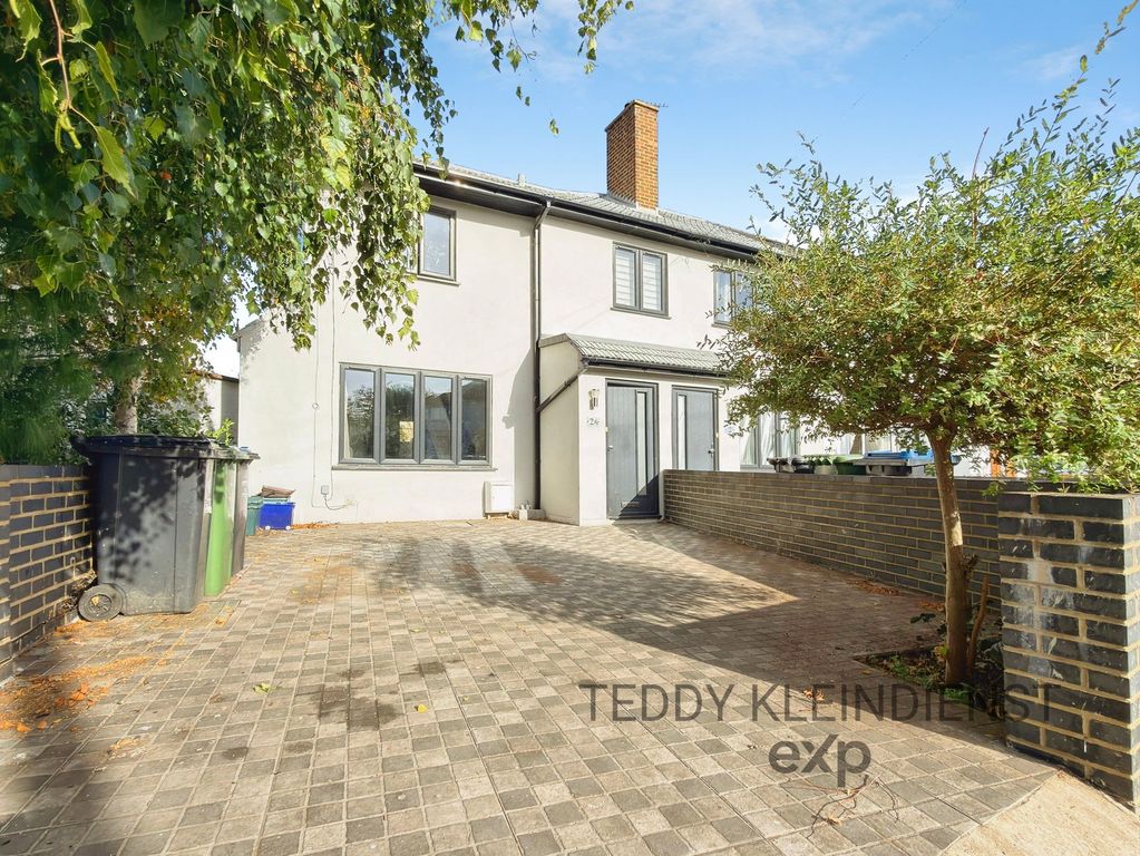 Property photo 2 of 12