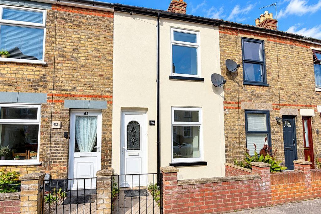 Property photo 1 of 10 Refurbished 2 Bed House For Rent