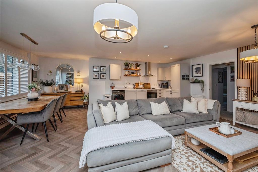 Property photo 2 of 24