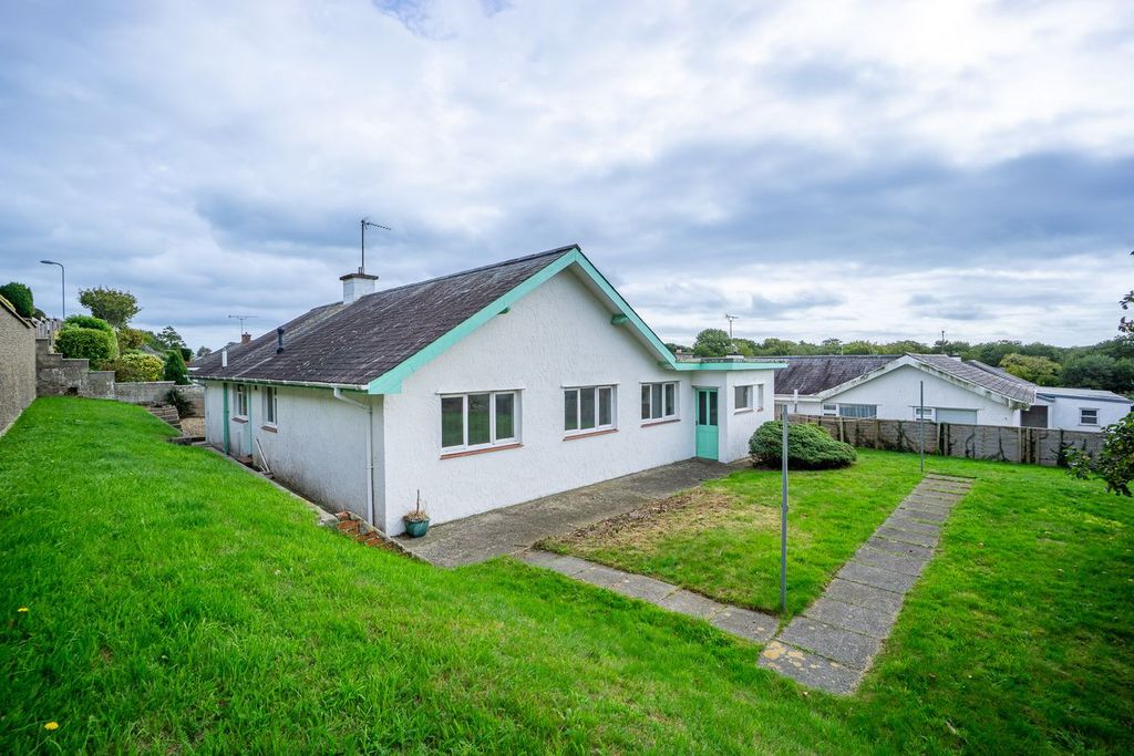 Property photo 2 of 23