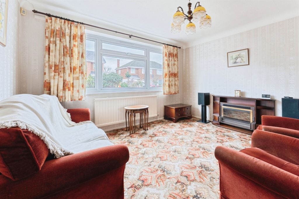 Property photo 2 of 21 Lounge