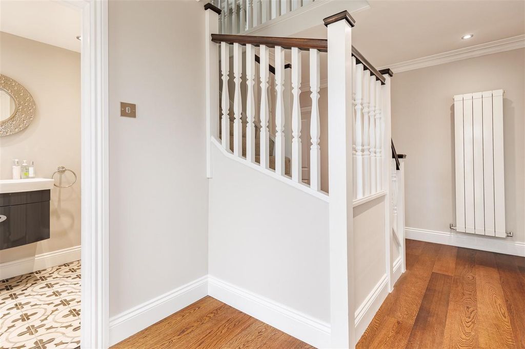Property photo 2 of 39 MC Kendal Avenue 2