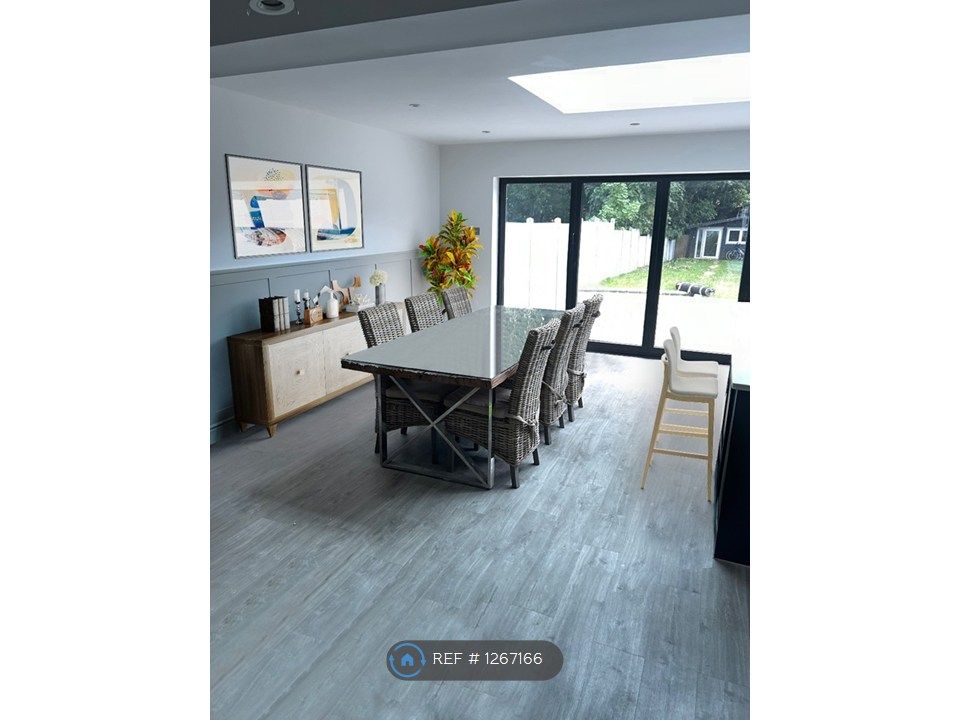 Property photo 3 of 9 Dining Area