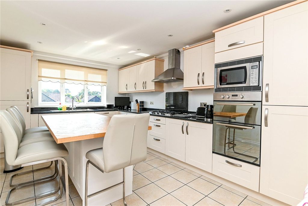 Property photo 2 of 15 Picture No. 05