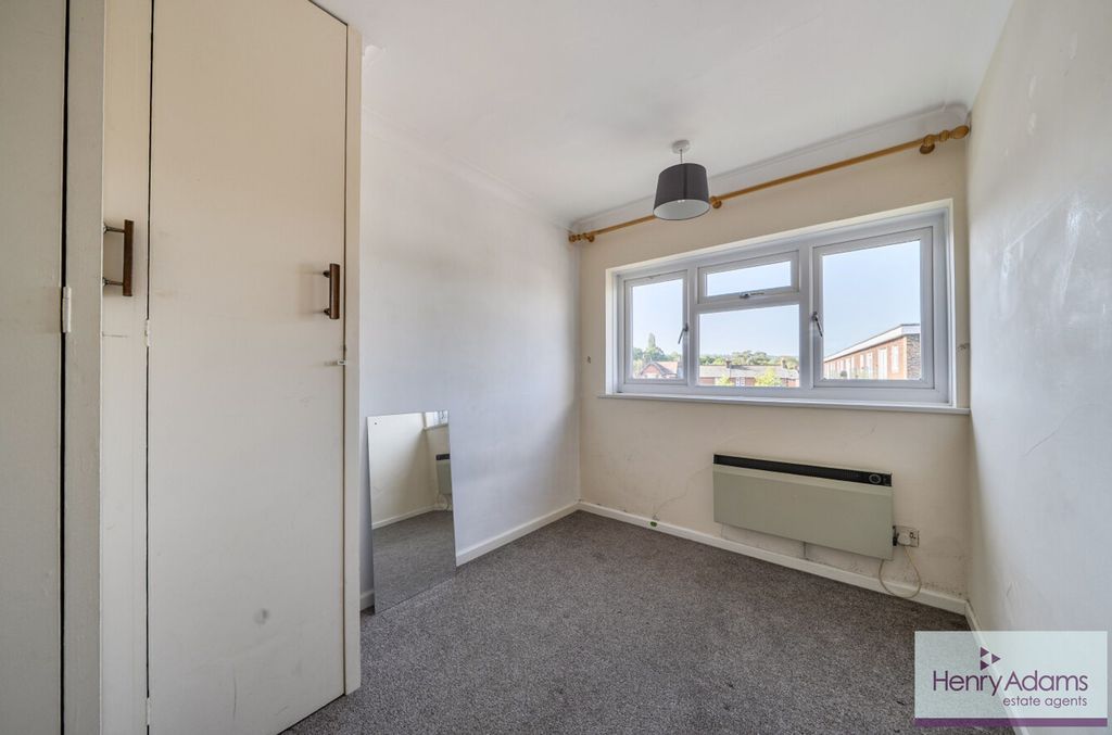 Additional image 11 of 2 bed flat for saleWinton Road, Petersfield GU32