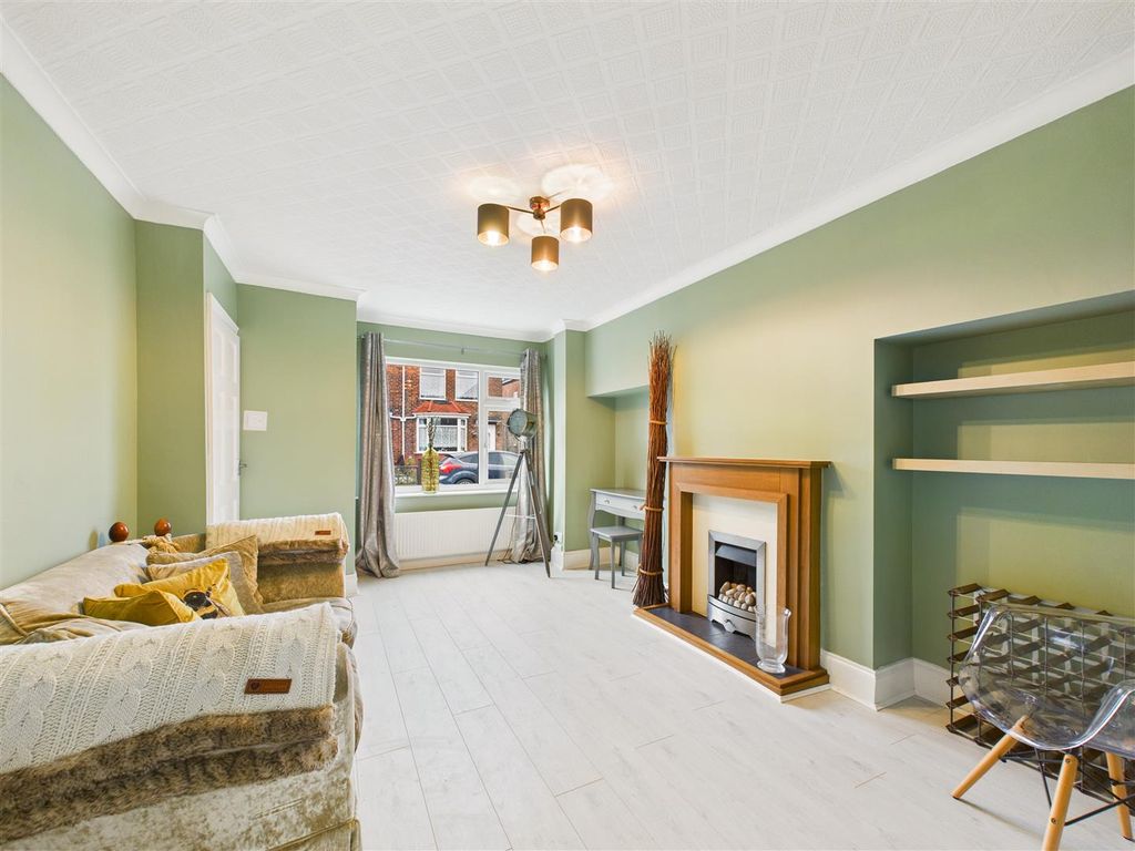 Property photo 2 of 13 Cam05193G0-Pr0091-Still006.Jpg