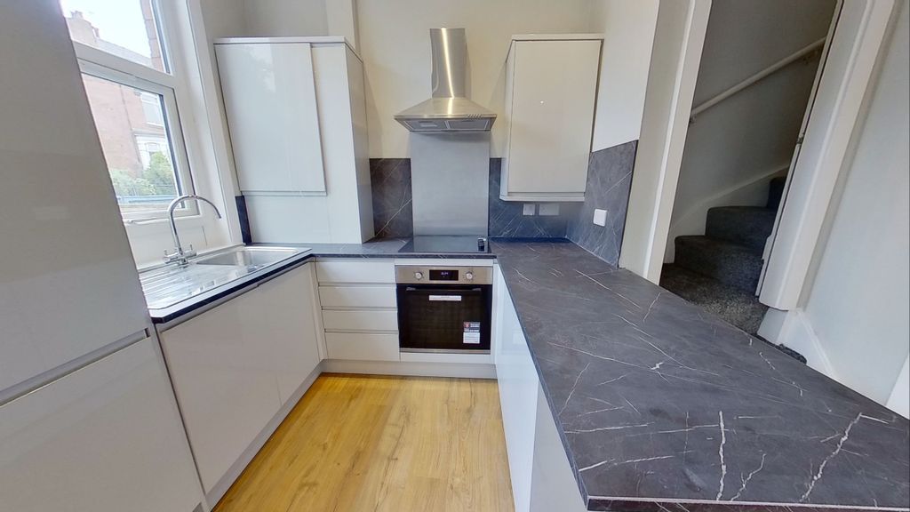 Property photo 2 of 14 17-Victoria-Road-08242022163548.Jpg