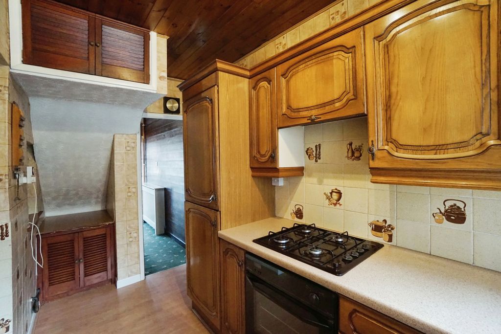 Property photo 2 of 15 Kitchen