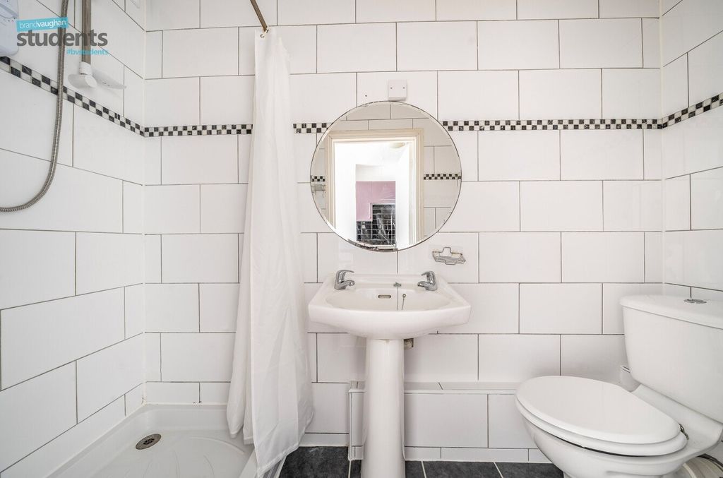 Property photo 3 of 11 Picture No. 12