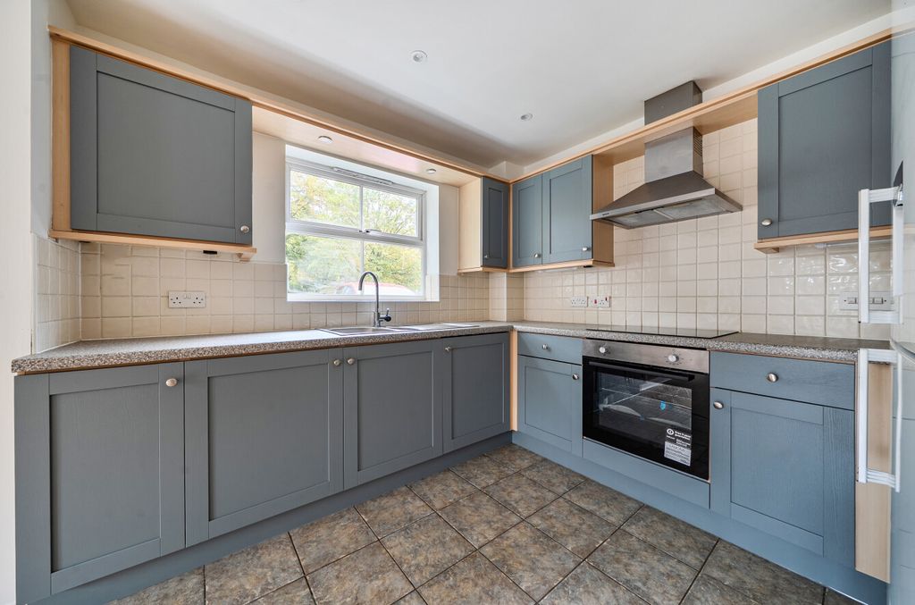 Property photo 2 of 17 Kitchen