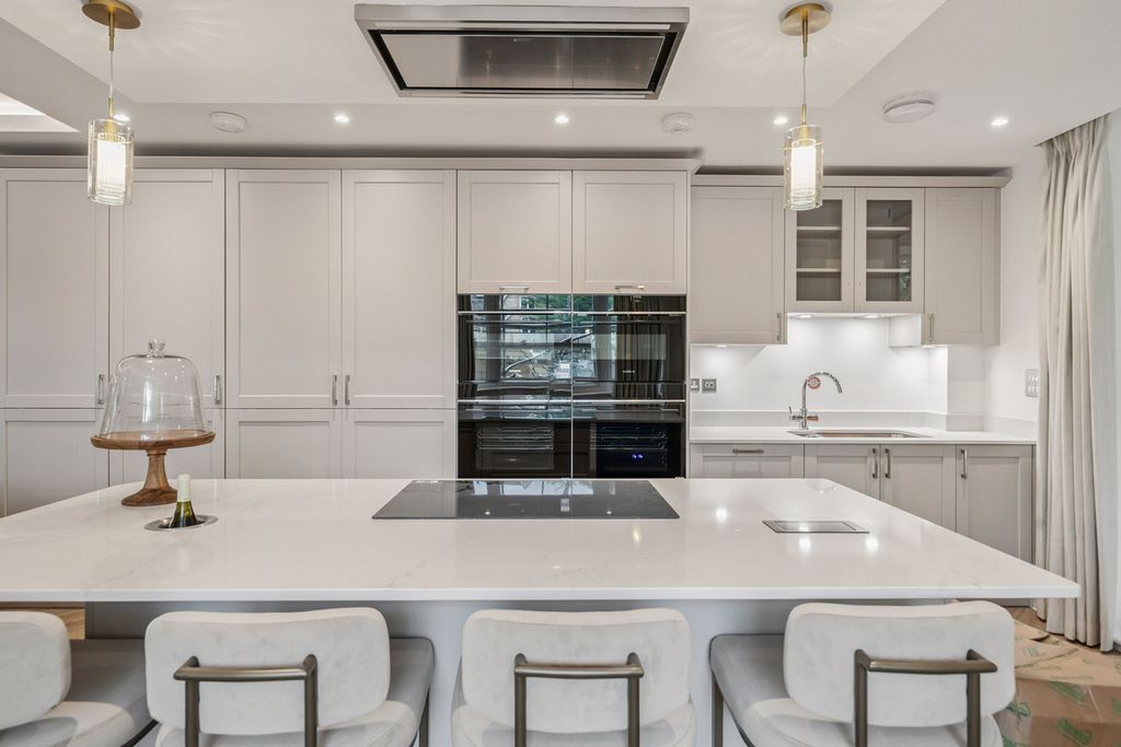 Property photo 3 of 29