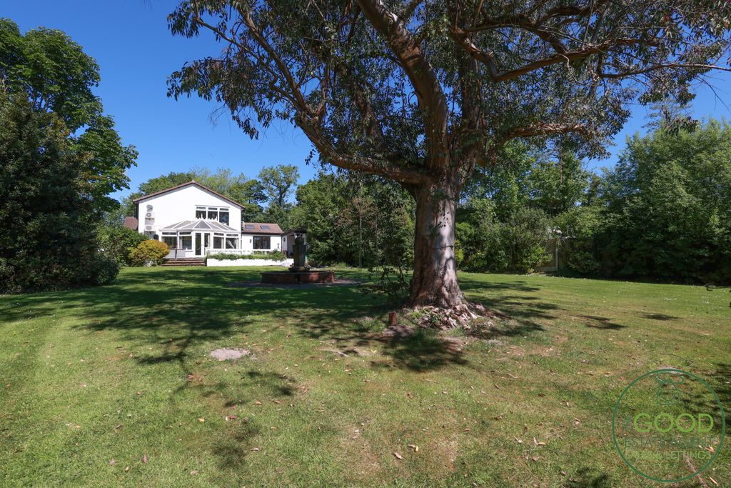 Property photo 3 of 33
