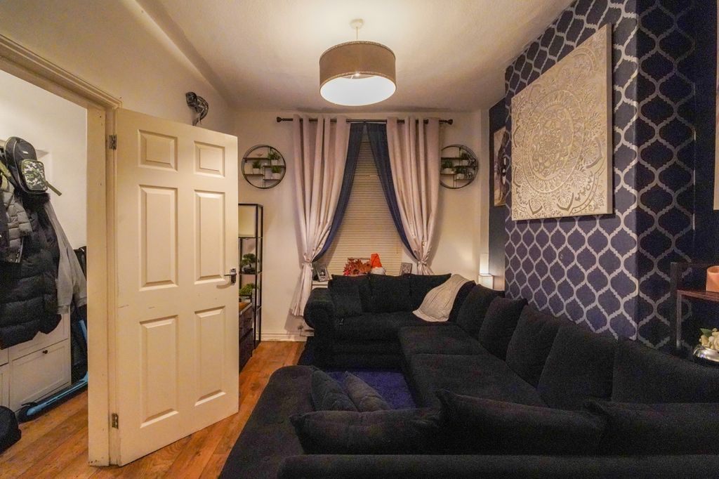 Property photo 2 of 24