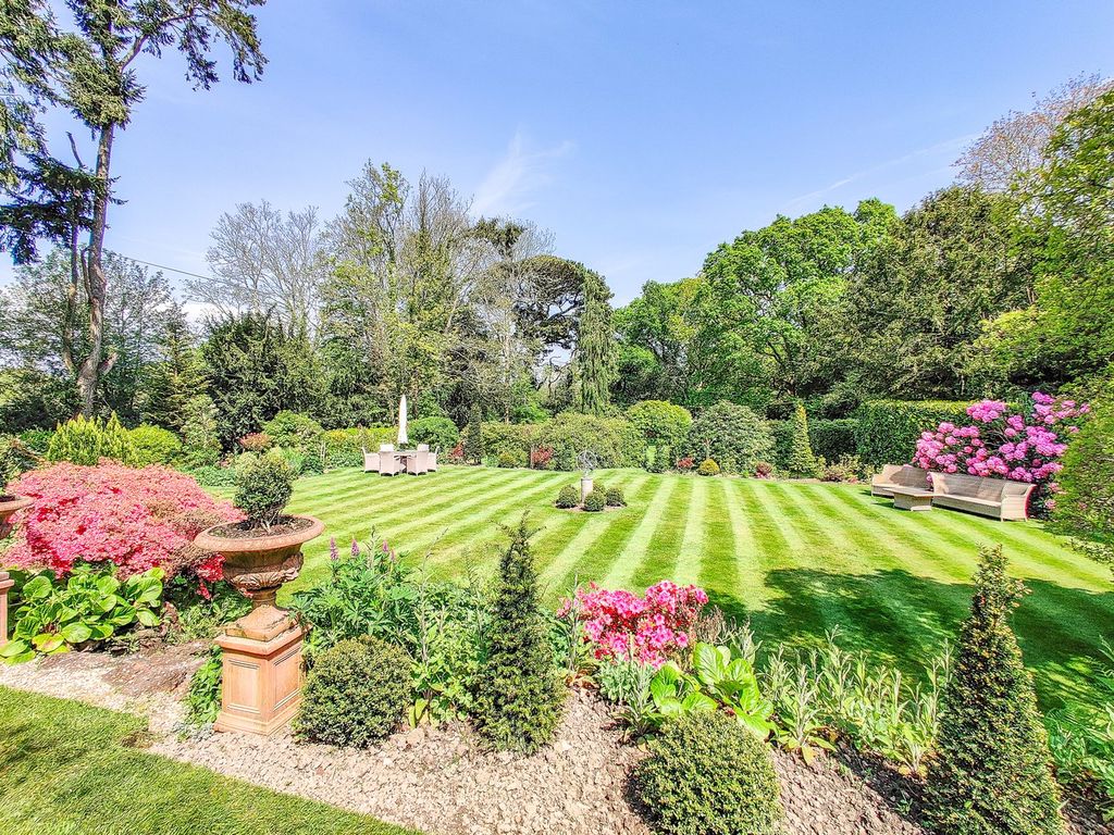 Property photo 2 of 38