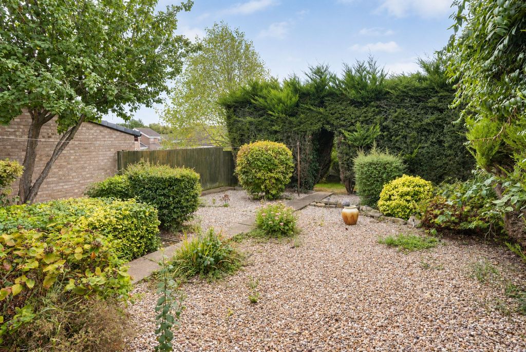 Property photo 2 of 20
