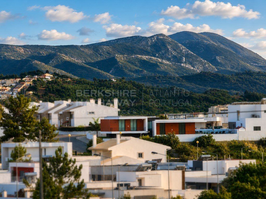 Property photo 1 of 60 Unique Villa In Jardins De Santiago Contemporary Architecture, Quality And Exclusivity