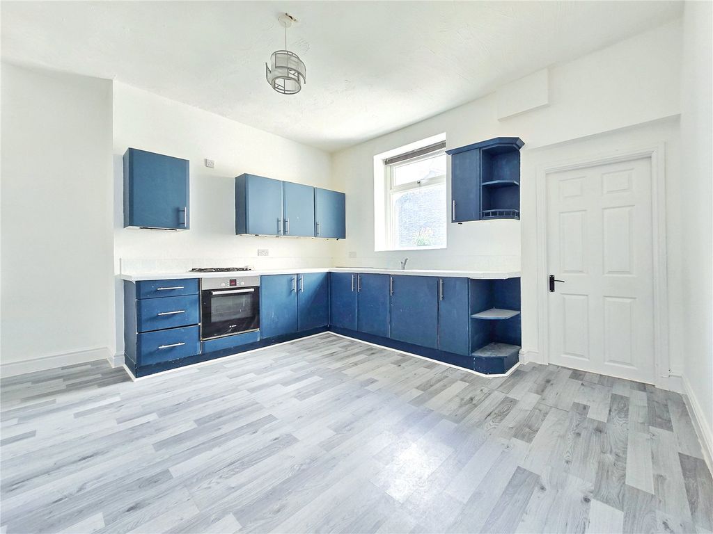 Property photo 3 of 11 Kitchen Dining Room
