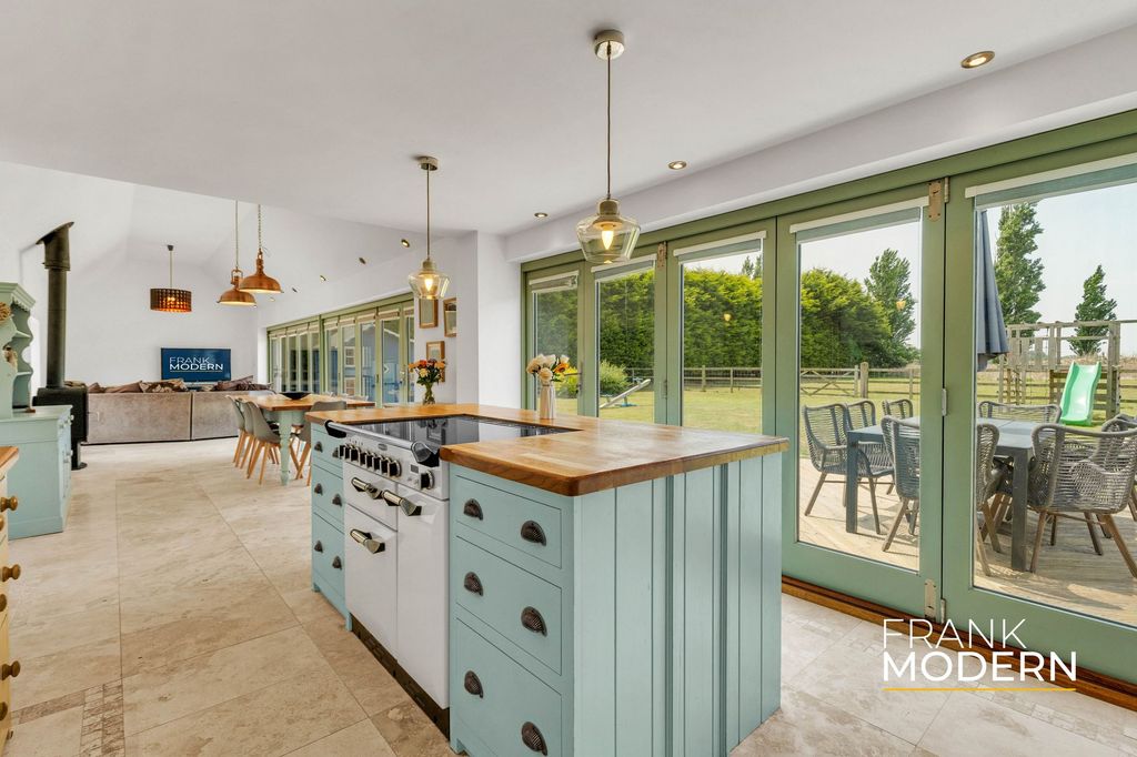 Property photo 2 of 43 Kitchen