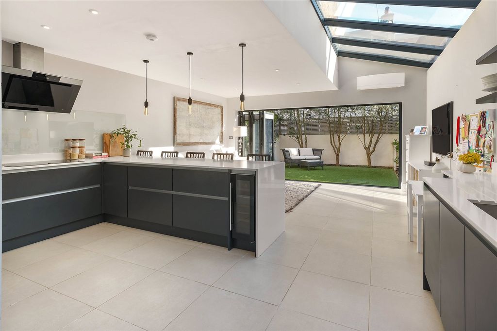 Property photo 1 of 15 Kitchen