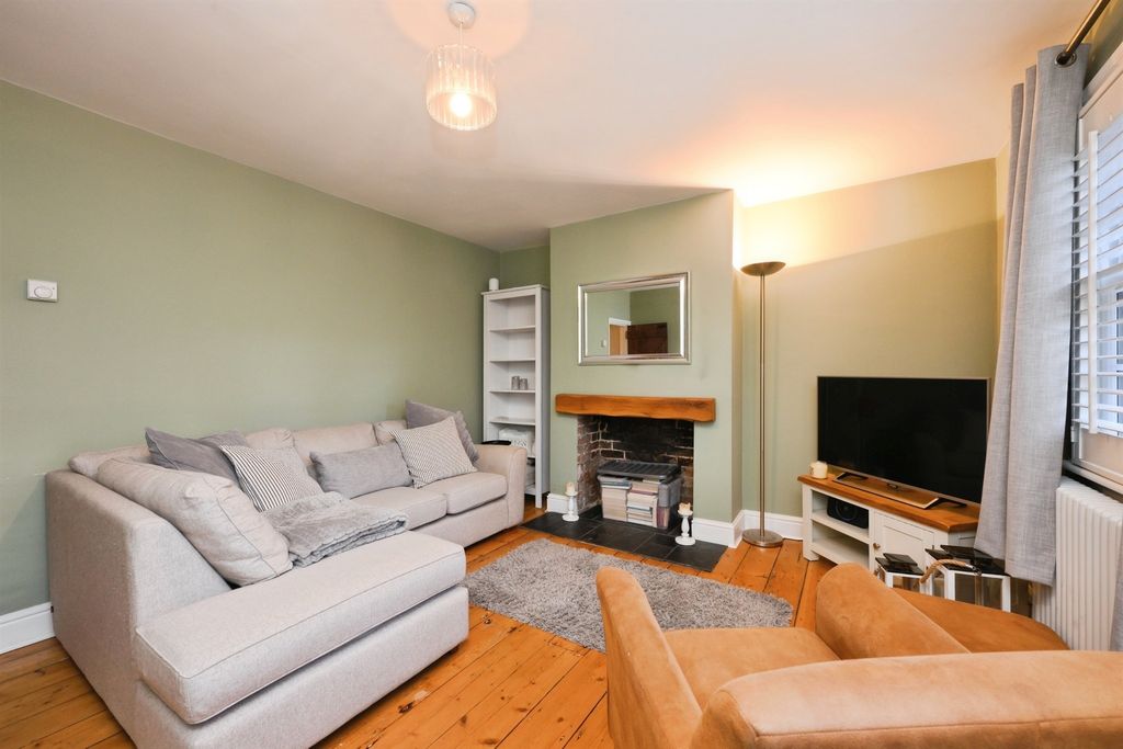 Property photo 2 of 19