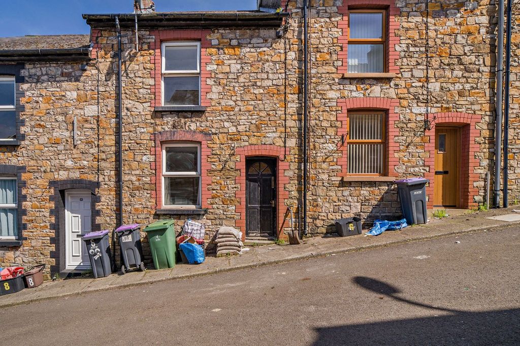 Property photo 1 of 26