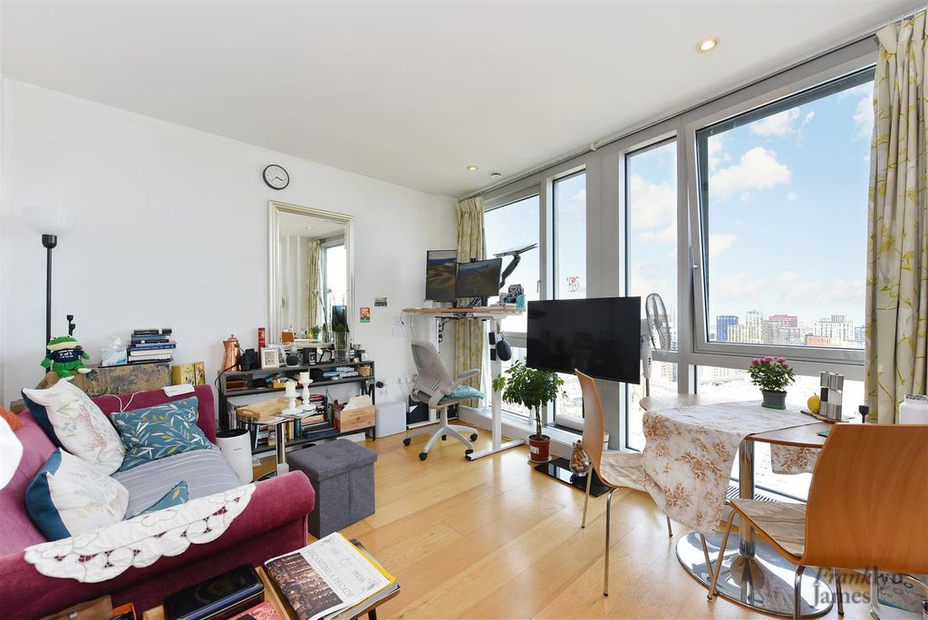 Property photo 2 of 7 2303,Ontario Towe (5).Jpg