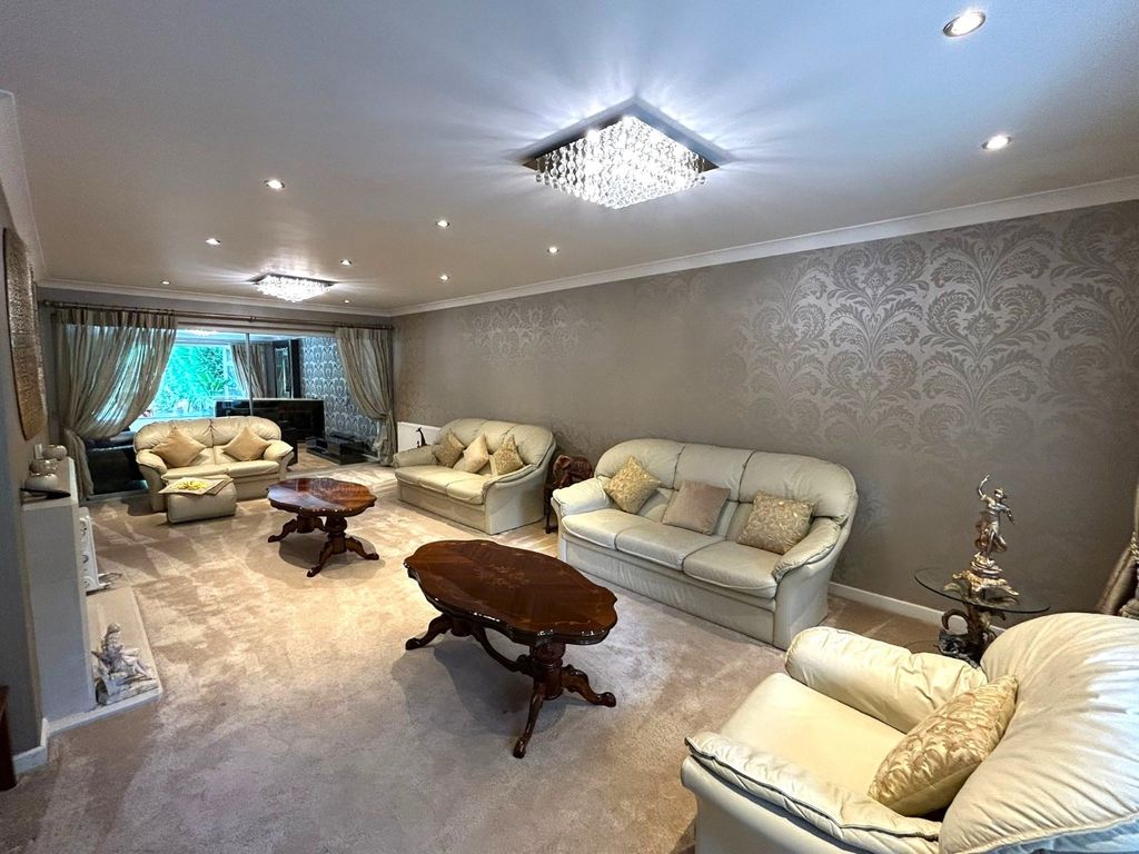 Property photo 2 of 32 Picture No. 03