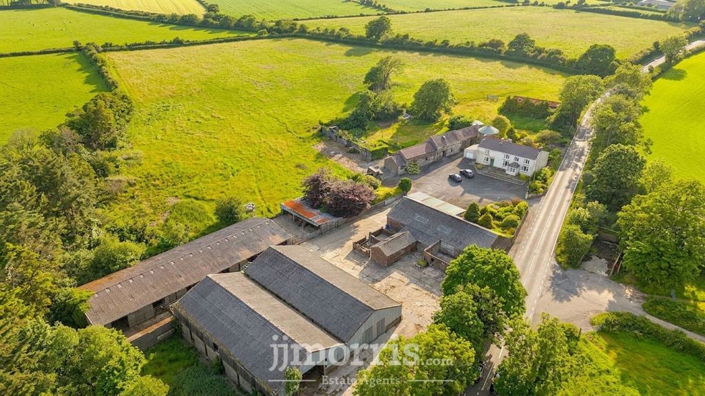 Property photo 1 of 67